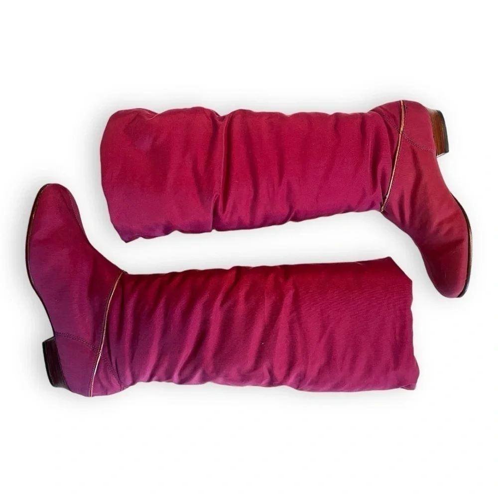 Vintage 1970's down filled maroon red knee high puffer boots pristine condition